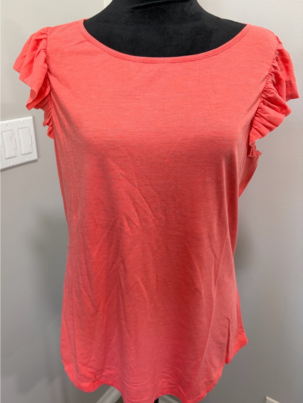 Chaser Coral Ruffle Cap Sleeve Scoop Neck Tank